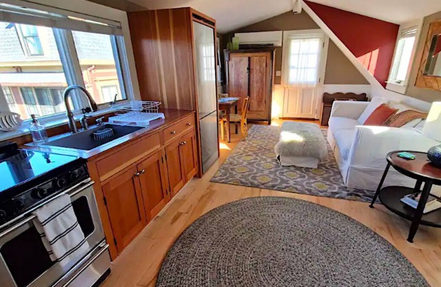 Perfekte Lage! Von Strand, Hafen & Stadt! Herrlicher Lebkuchen Upstairs Aptmt