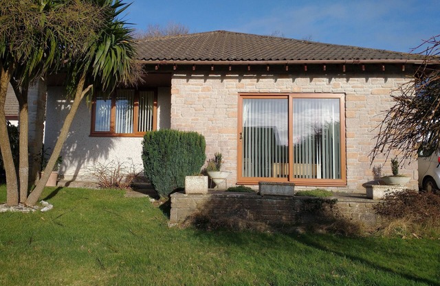 Perfect Location To Discover Cornwall Family Dog Friendly Bungalow in Bodmin