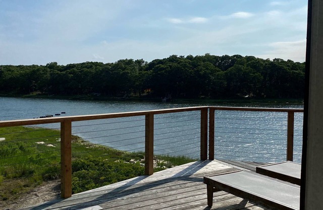 Mid-Century Waterfront House ganzjähriger Rückzugsort in East Hampton