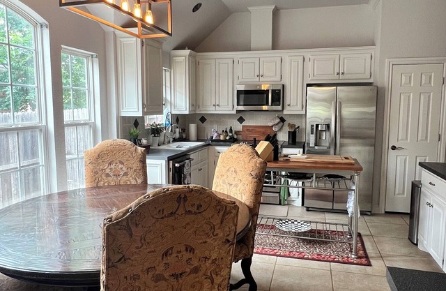Perfect Norman getaway located 10 minutes from stadium and OKC