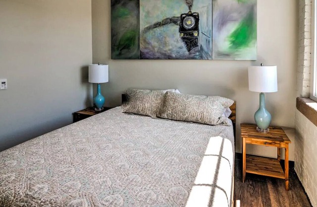 Perfect Private Deluxe Suite in Downtown Hickory!