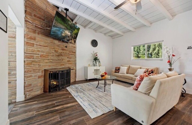 Perfect Private Getaway w/ Pool in Thousand Palms!