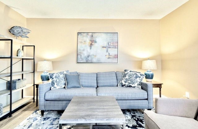 Perfect Retreat Minutes to Marina State Beach!
