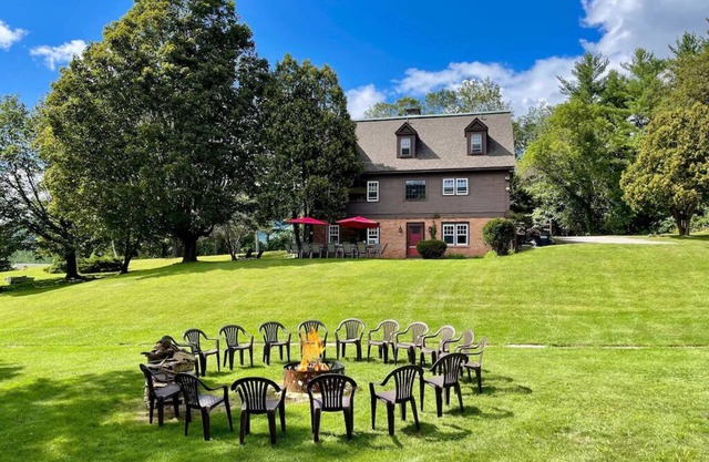 Perfektes Wiedersehen Haus: Pool Tennis. Für 18 Personen, 8 Schlafzimmer, 5 Bäder.