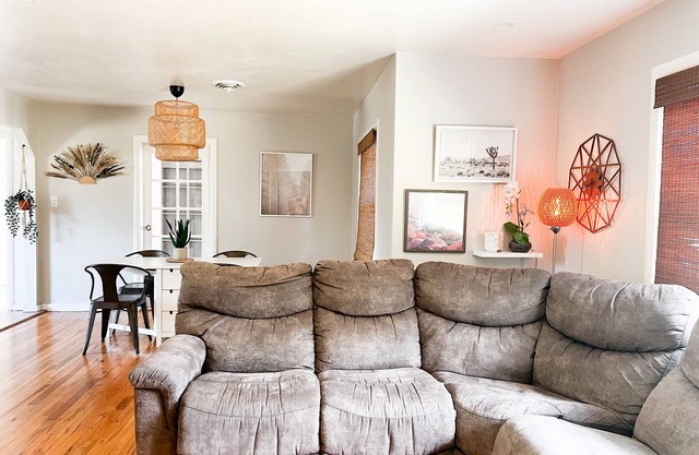 Perfect room with private porch and excellent location