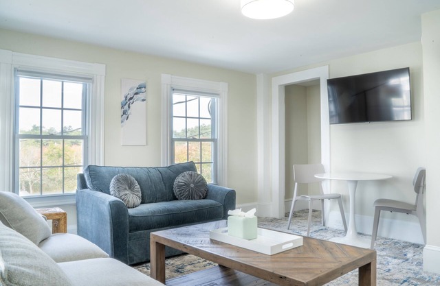 Perfect second floor beachside family suite!