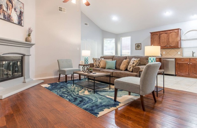 Perfect Spot for Small Groups-10 Min. to Downtown! View calendar