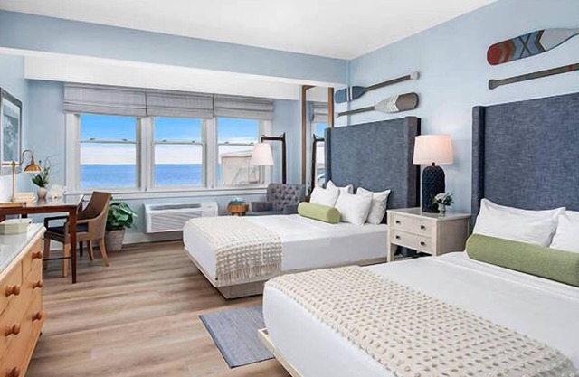 Perfect Spot for Soaking Up Some Sun & Sightseeing! 4 Spacious Units! Pools!