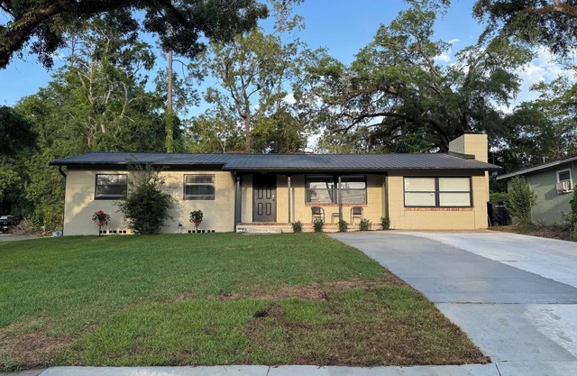 Perfect Stay Near FSU, FAMU & TCU –Comfort, Convenience & Game Day Ready