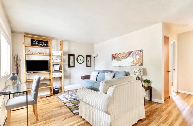Perfect Tacoma Getaway Near Beaches & Downtown!