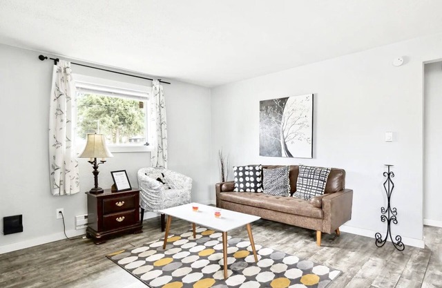 Perfect Tacoma Guest Retreat Near Lake & Downtown!