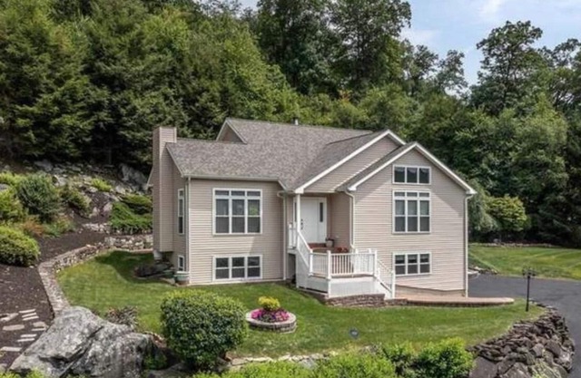 Perfect vacation house! Just 90 minutes from Manhattan.