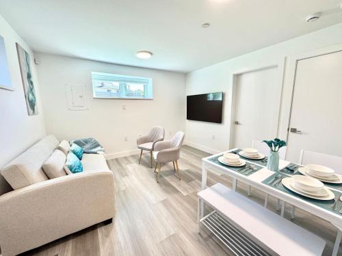 Perfect Vancouver Travel Hub for Couples or Family
