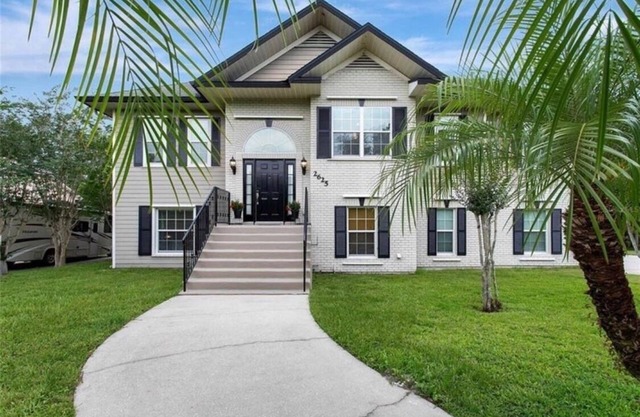 Perfect waterfront Vacation half house by Lake Tohoa &Disney