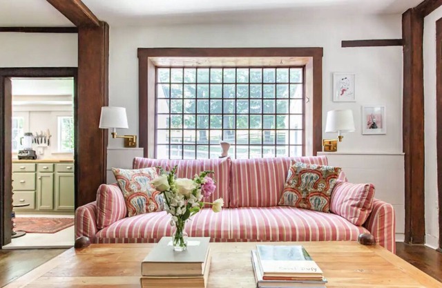 Perfection in Litchfield County, Cozy 5 Bedroom with Pool. Close to everything