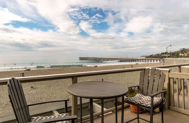 Perfectly Appointed Condo in the heart of Cayucos