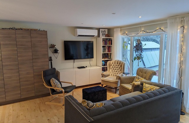 Perfectly located Family Home - Private backyard