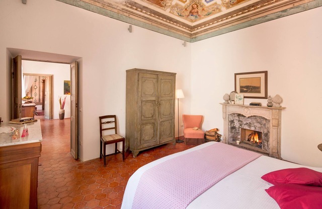 Period Apartment in 1700s Palace, The Knight's House