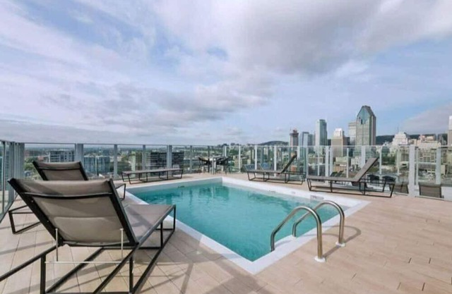 Perle Tout Équipée Avec Vue, Balcon et Wi-fi Vieux-montréal et Centre-ville