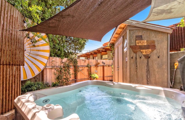 Uptown Sedona / Gehen Sie einen Block zu ALLEN / Beste Lage / Aussichten / 4 Personen