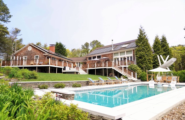 Personal Southampton Resort! Awesome Pool and Spa! You’ll never want to leave!