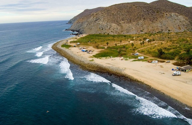 Pescadero Palace 4BR Guest House mit Pool, Whirlpool und direkt am Strand!