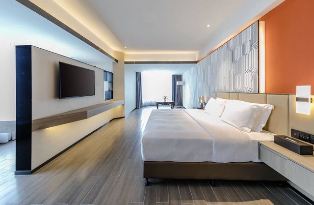 PESHT PREMIER HOTEL