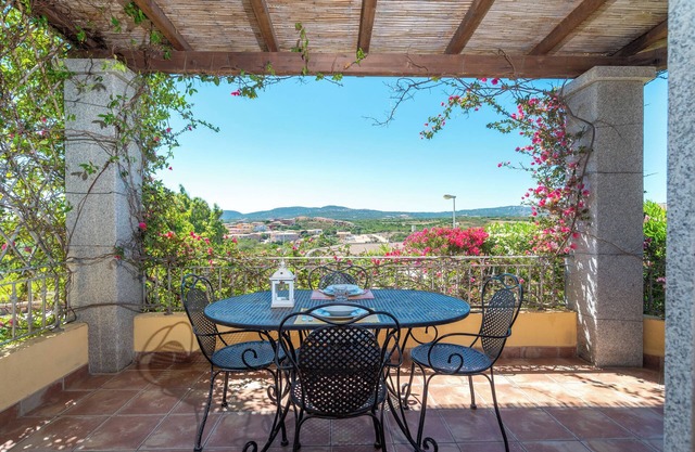 Haustierfreundliche Villa Athena mit WLAN, Garten und Terrasse