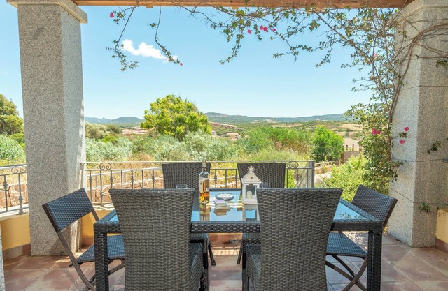 Haustierfreundliche Villa Diomede mit WLAN, Garten und Terrasse