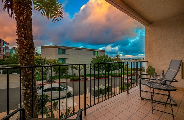 Pet Friendly 2 bedroom in Point Loma, Overlooking Kellogg Beach - Stay for 30 days!