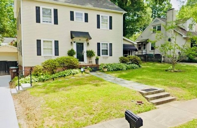 Pet Friendly 3 bedroom historic home in the heart of High Point