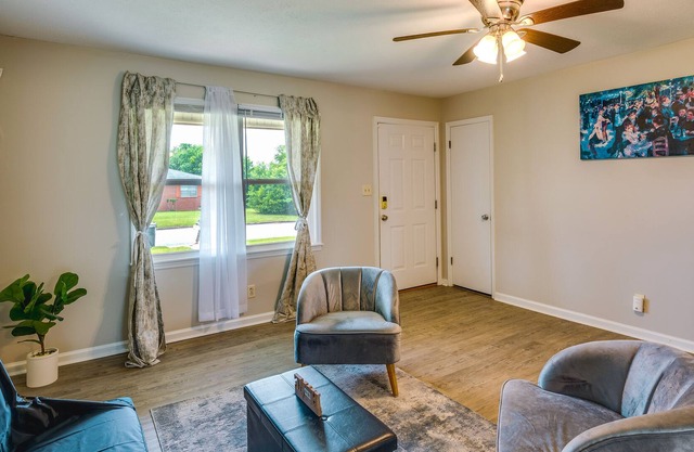 Pet-Friendly Albany Home ~ 3 Mi to University!