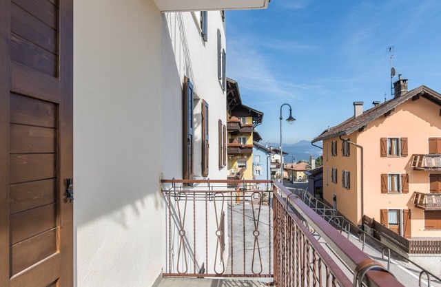 Haustierfreundliche Ferienwohnung Edik mit Bergblick und Terrasse