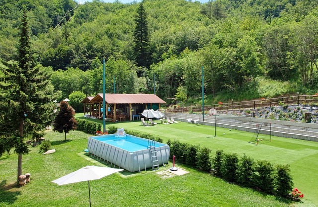 Haustierfreundliche Ferienwohnung mit Bergblick und Gemeinschaftspool