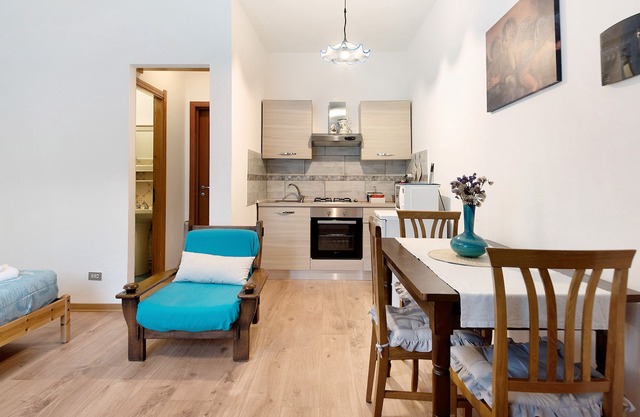 Haustierfreundliche Ferienwohnung mit Bergblick, Gemeinschaftspool und WLAN