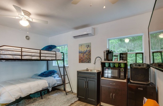 Pet-Friendly Apartment ~ 6 Mi to Lake Conroe!