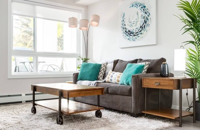 Pet Friendly Apartment w/ Free Underground Parking & Sofa Bed