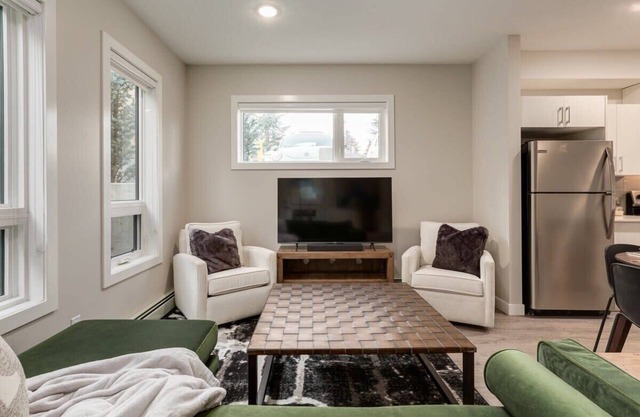 Pet Friendly Apartment w/ Free Underground Parking