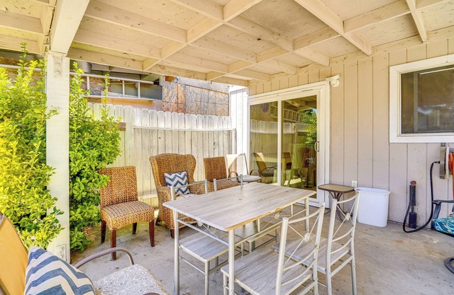 Pet-Friendly Brentwood House w/ Gas Grill!
