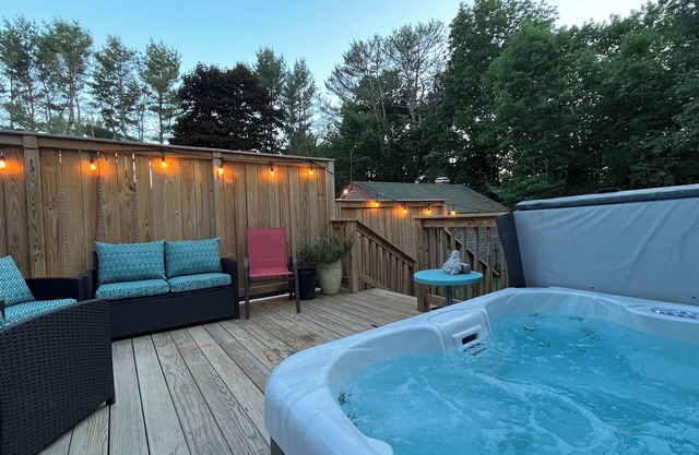 Pet-friendly Bucksport gem with hot tub! One hour to Acadia NP! Sleeps 8!