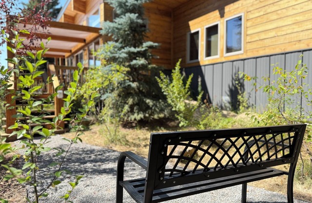 Two Moons Cabin* 2Br, 2Ba, Close to Henry's Fork of Snake River, 34 Miles to Yellowstone