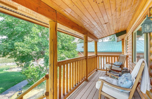 Pet-Friendly Cabin w/Mtn View in South Weber!