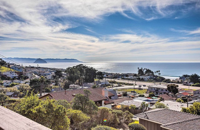 Pet-Friendly Cayucos Home w/ Ocean Views!