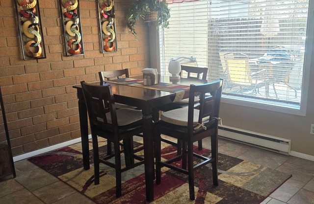Pet friendly charming townhome with WiFi in fabulous Grand Junction