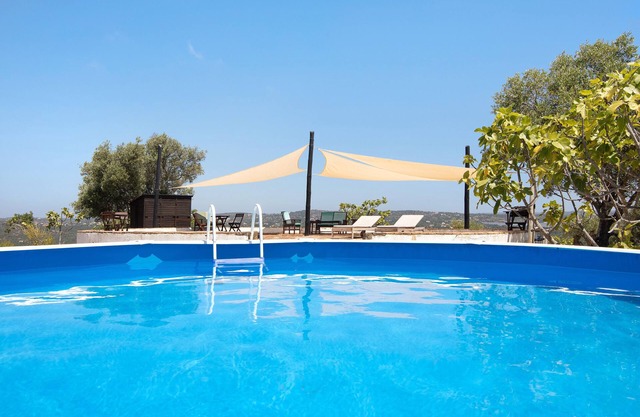 Haustierfreundliche 'Charmante 2Br Colonial Villa' mit Gemeinschaftsterrasse und -pool und WLAN
