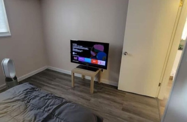 Pet Friendly + Close to airport + Downtown