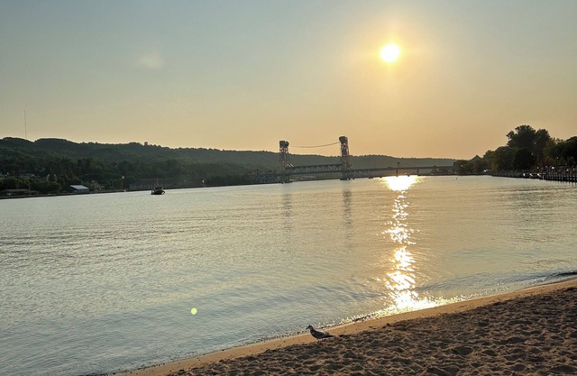 Pet friendly - close to Michigan Tech campus, trails & beach- great porch views