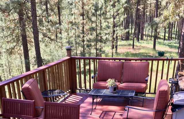 Der Sommer füllt sich. Buchen Sie jetzt. Haustierfreundliche Columbia River Woodland Paradise