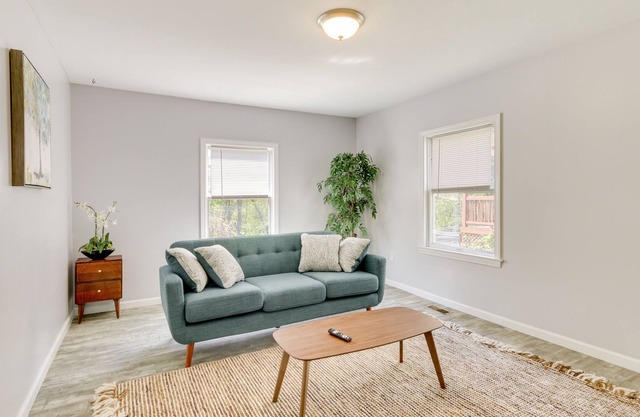 Pet-Friendly Connecticut Retreat Near Golfing!