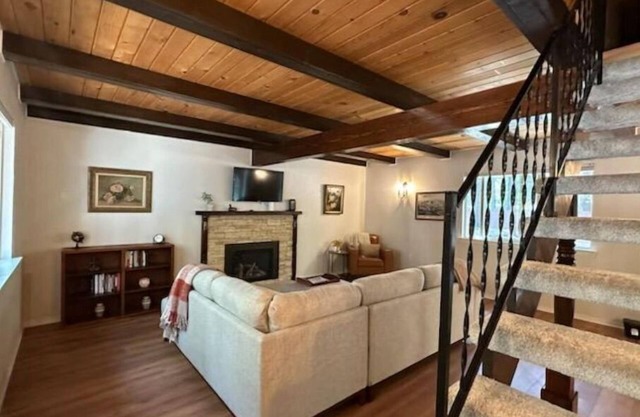 Pet-friendly cottage mins from Nevada City - Fiber Internet, fireplace & pit